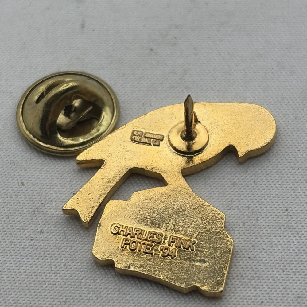 Screening Clinic Bird Charles Fink Pote 1994 Gold Tone Lapel Hat Pin